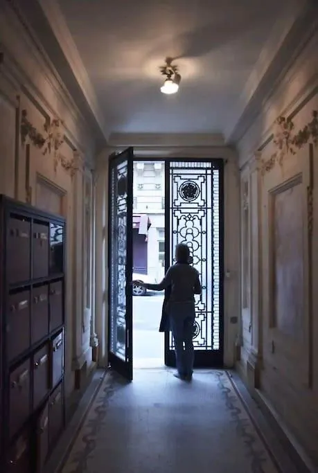 Au Coeur De Joli Nid Equipe Calme Clair Ascenseur Ac Paris